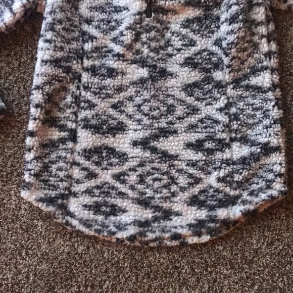 🖤🖤🖤Cozy teddy Sherpa sweater/pullover/coat/shirt 🖤🖤🖤 - Picture 7 of 9